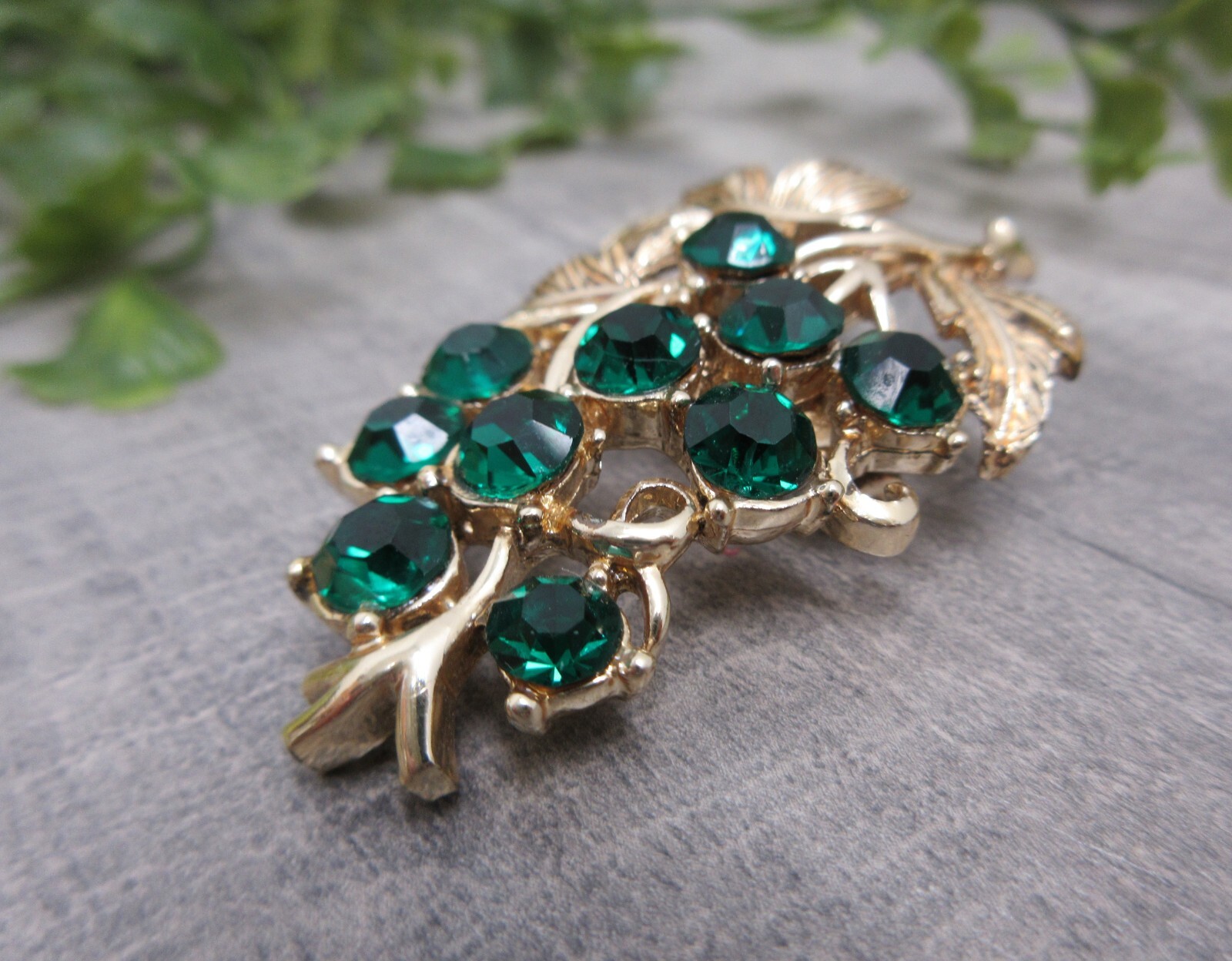 Grape Cluster Brooch Gold Tone Metal Green Rhinestones Mid Century 50s 60s