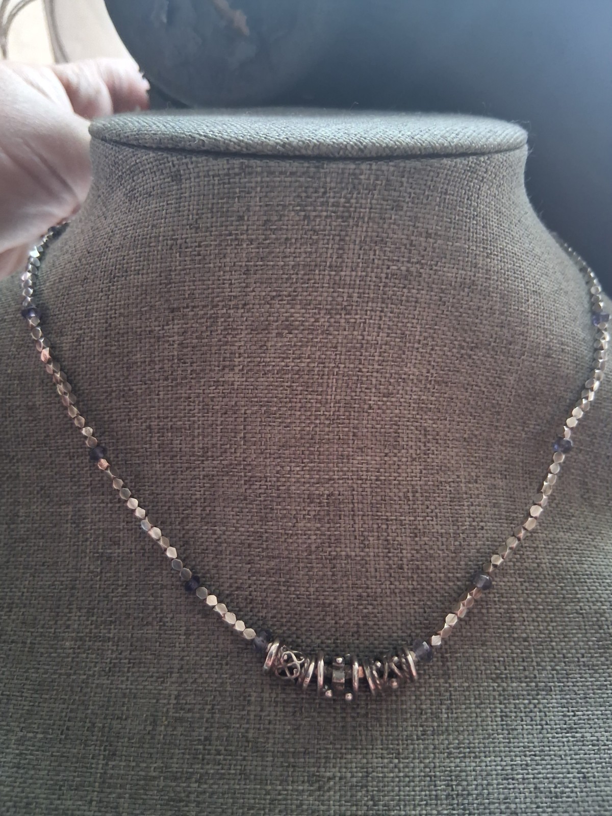 Sterling silver bead & amethyst chip accent bead necklace w/925 accent beads 17″