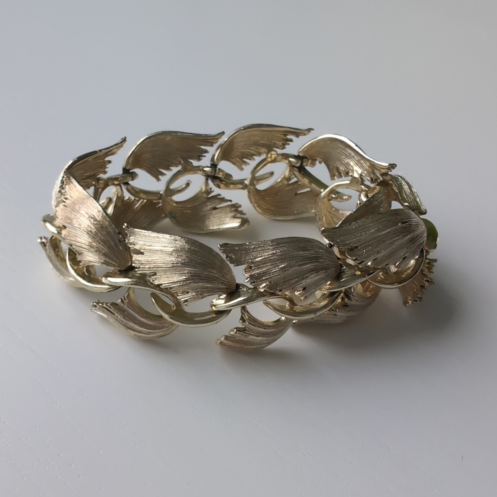 VTG MCM Lisner Gold-tone Bracelet Link Leaf Nature Botanical Retro Fashion 6.5″