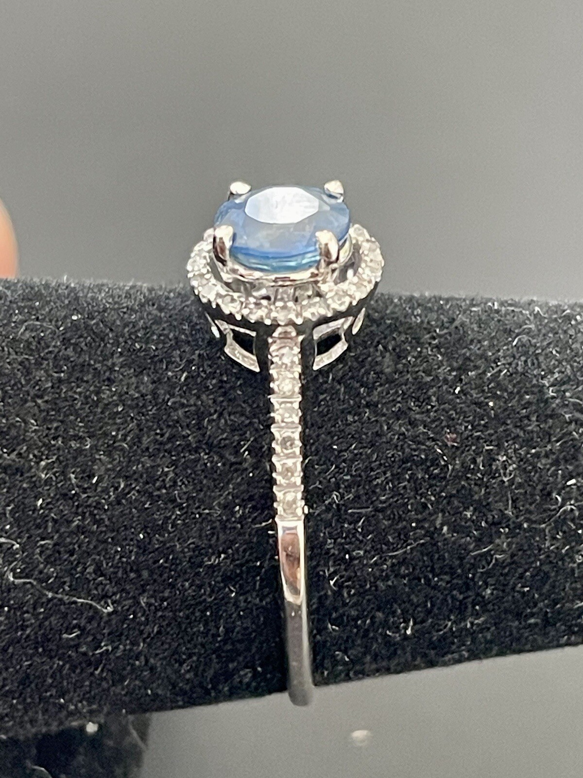 14k W/Gold 1.00CT Ceylon Sapphire & 0.16CTW Halo Diamond Ring. Size 7.25 (S178)