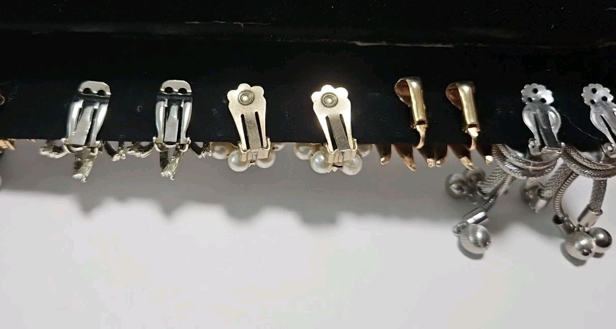 Stunning Lot Clip-On & Screwback Rhinestone Earrings High Quality 50s-60s