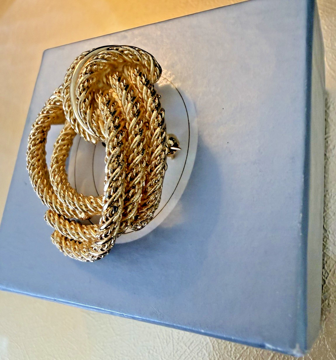 Christian Dior Classic Gold Tone Twisted Knotted Rope Round Brooch Pin, 1 1/2″