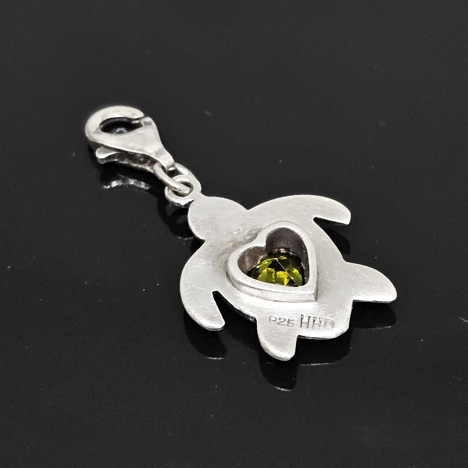 925 Sterling Silver – Peridot Gem Stone Heart Turtle Charm Pendant