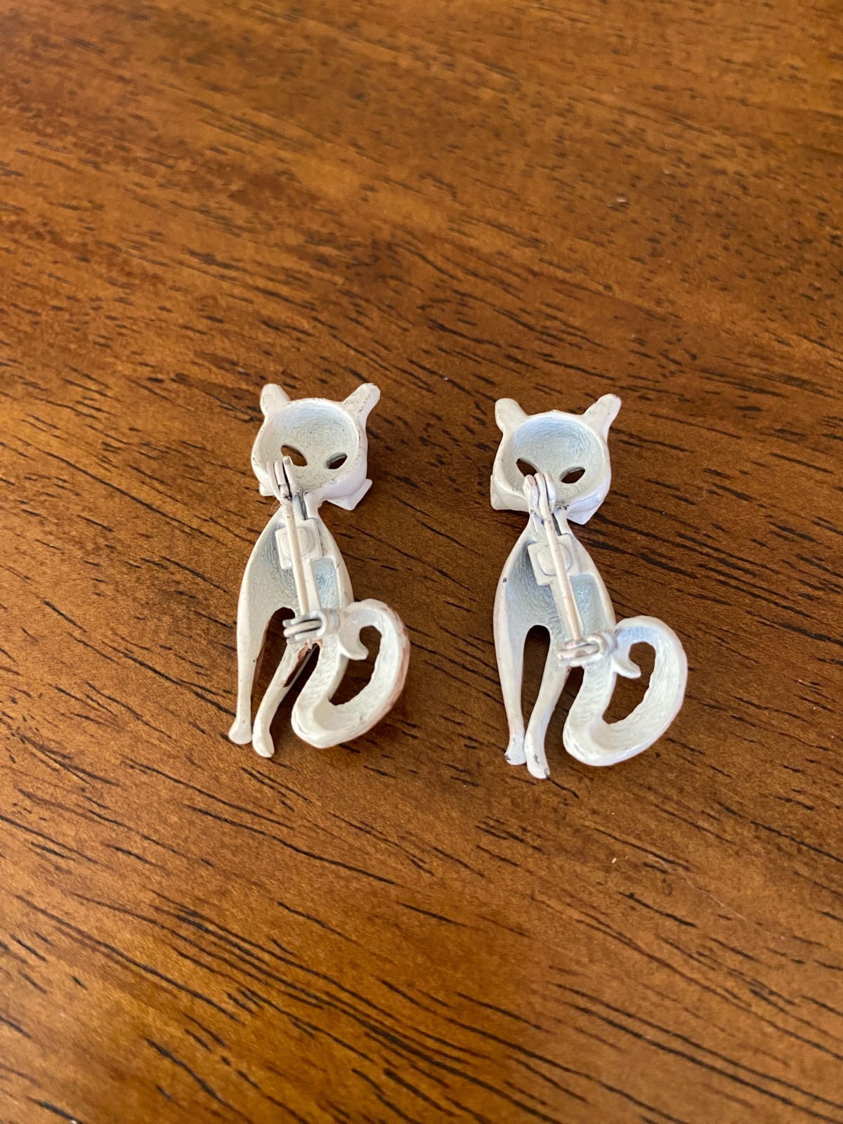Siamese Cat Brooches Set Of 2 Vintage Scatter Pins White Brown Enamel