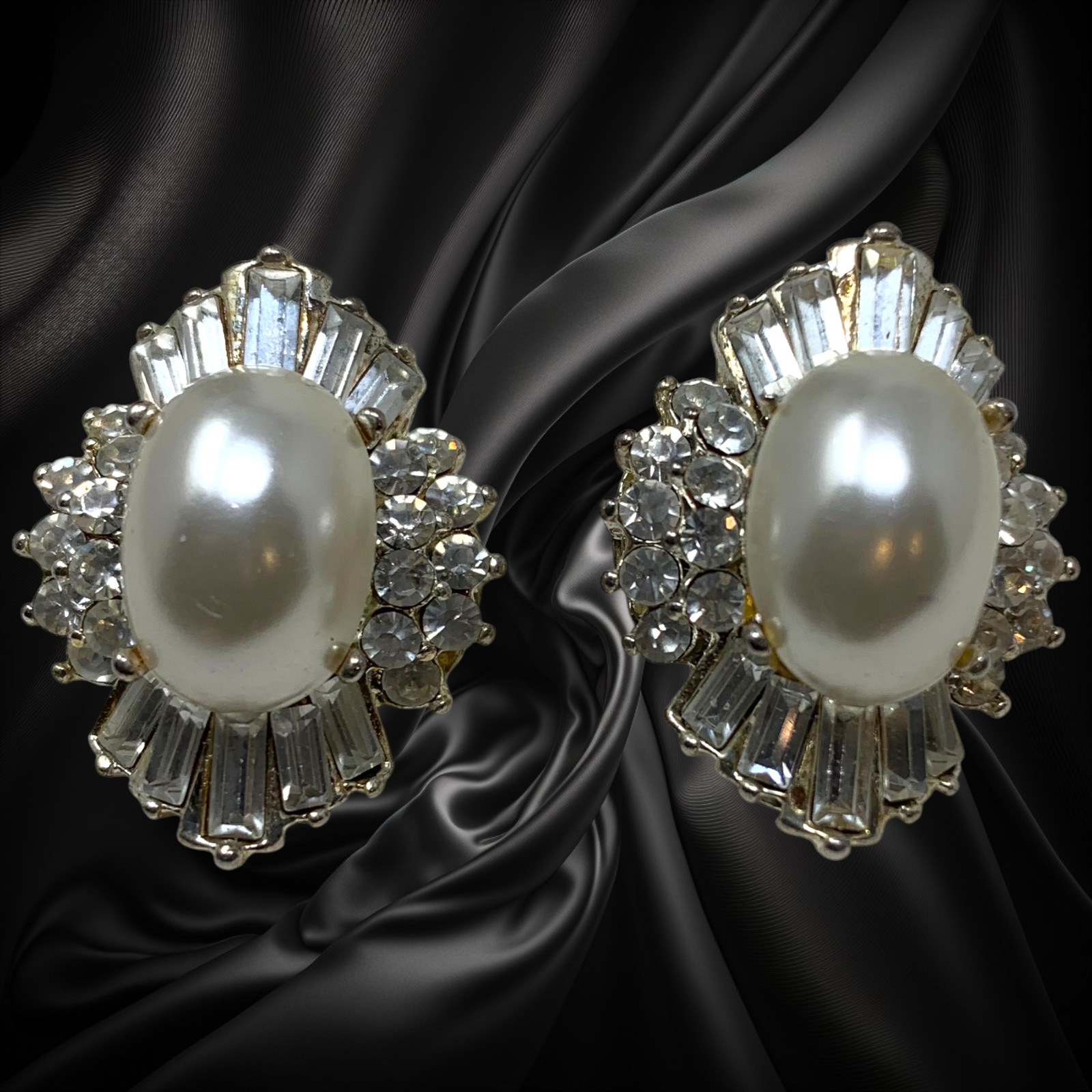 Vintage 1980’s Clear Crystal & Faux Pearl Pierced Petite Earrings Couture Mogul