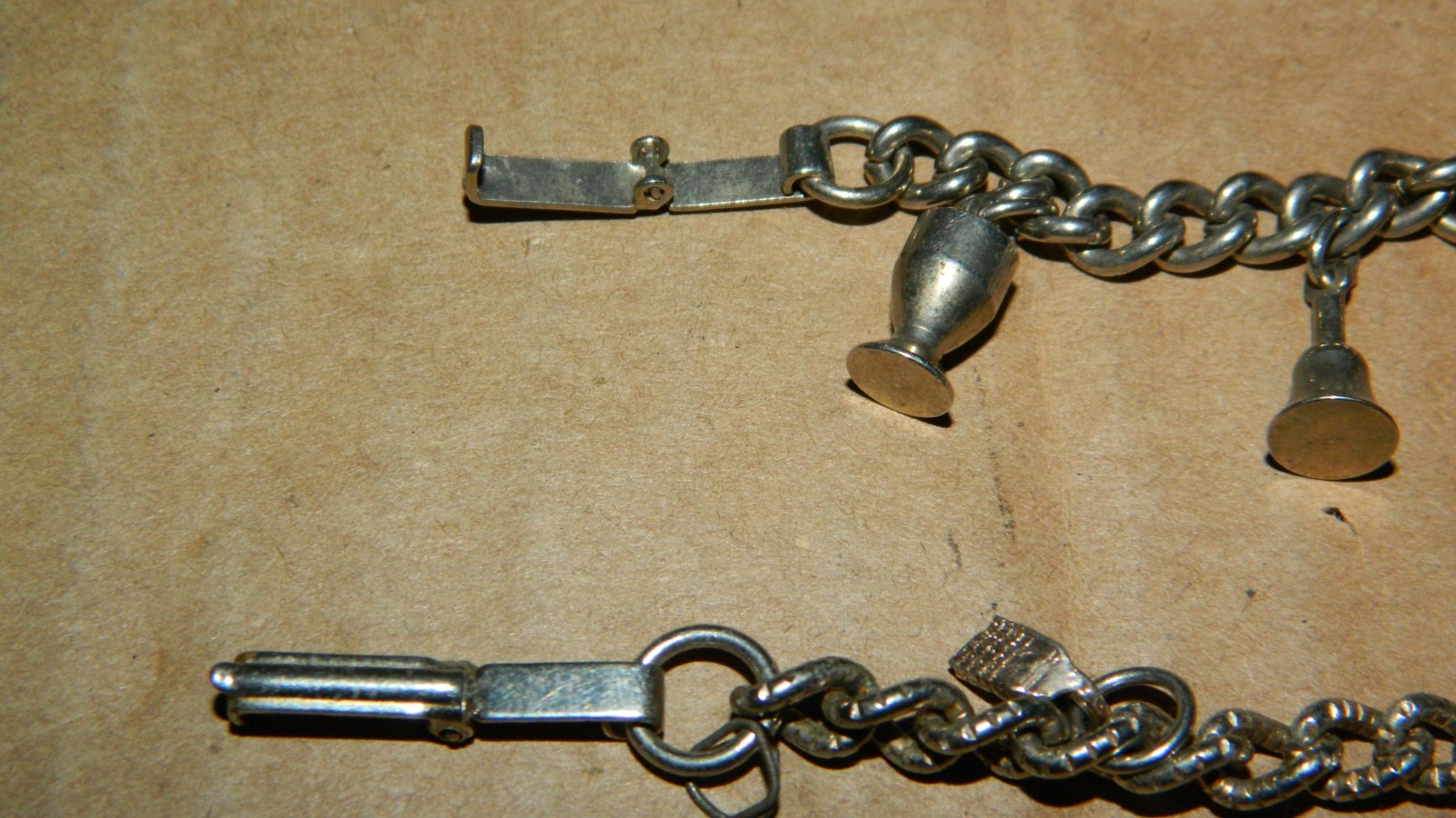 2 VTG WOMENS GIRLS CHARM BRACELETS LOT BUILDINGS WASHINGTON DC? NEW YORK CITY