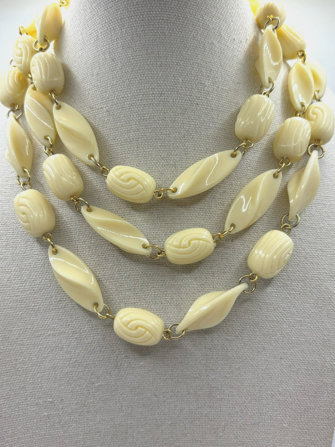 Vintage Ivory Cream Molded And Carved Bead Gold Tone Link Long Necklace 47 Inch