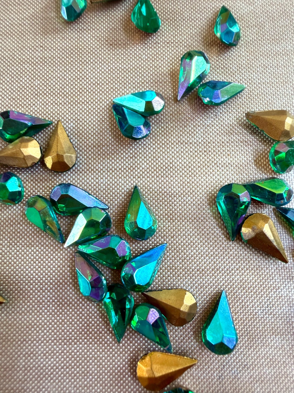 55 Vintage Emerald AB Pear Rhinestones 10x6mm Pointed Back Glass Stones NOS Jewe