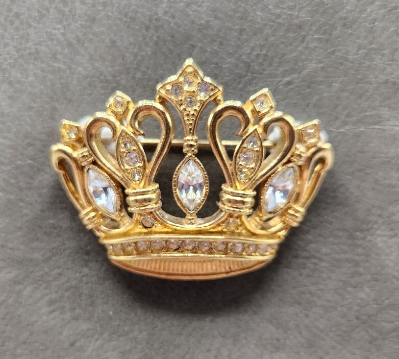 Vintage Signed KJL For Avon Crown With Rhinestone Brooch