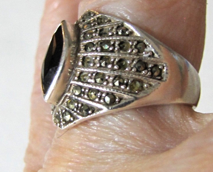 CW Sterling Silver Garnet Marcasite Ring Red Marquise Stone Missing Marcasites