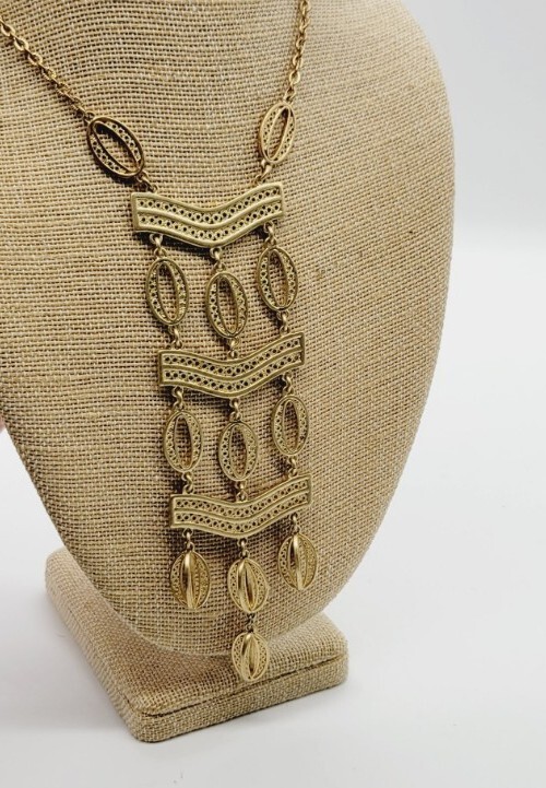 STELLA & DOT Kimberly Pendant Necklace Gold Tone Statement