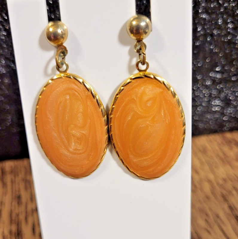 Vintage Marbleized Orange Tone Lucite Oval Earrings in Gold-Tone Setting