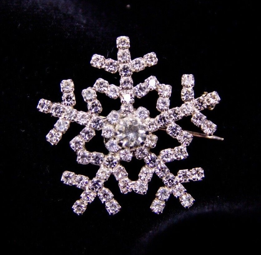 1930s-1950s-1960s Vintage Eisenberg Ice Snowflake Brooch For Winter Christmas