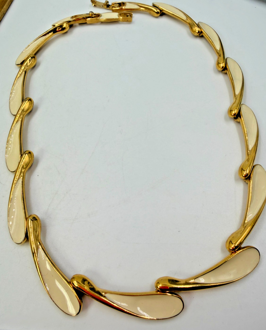 Vintage Necklace Monet Enamel White Leaf Petal Link Articulated