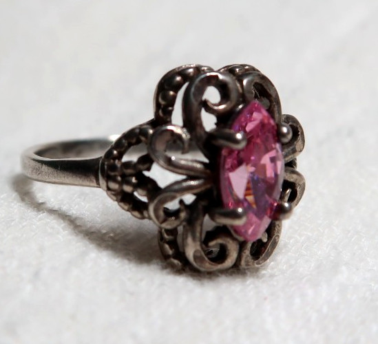 VINTAGE STUNNING STERLING SILVER ROSE PINK CZ RING ~ SIGNED: UT 925 ~ SIZE 7.75