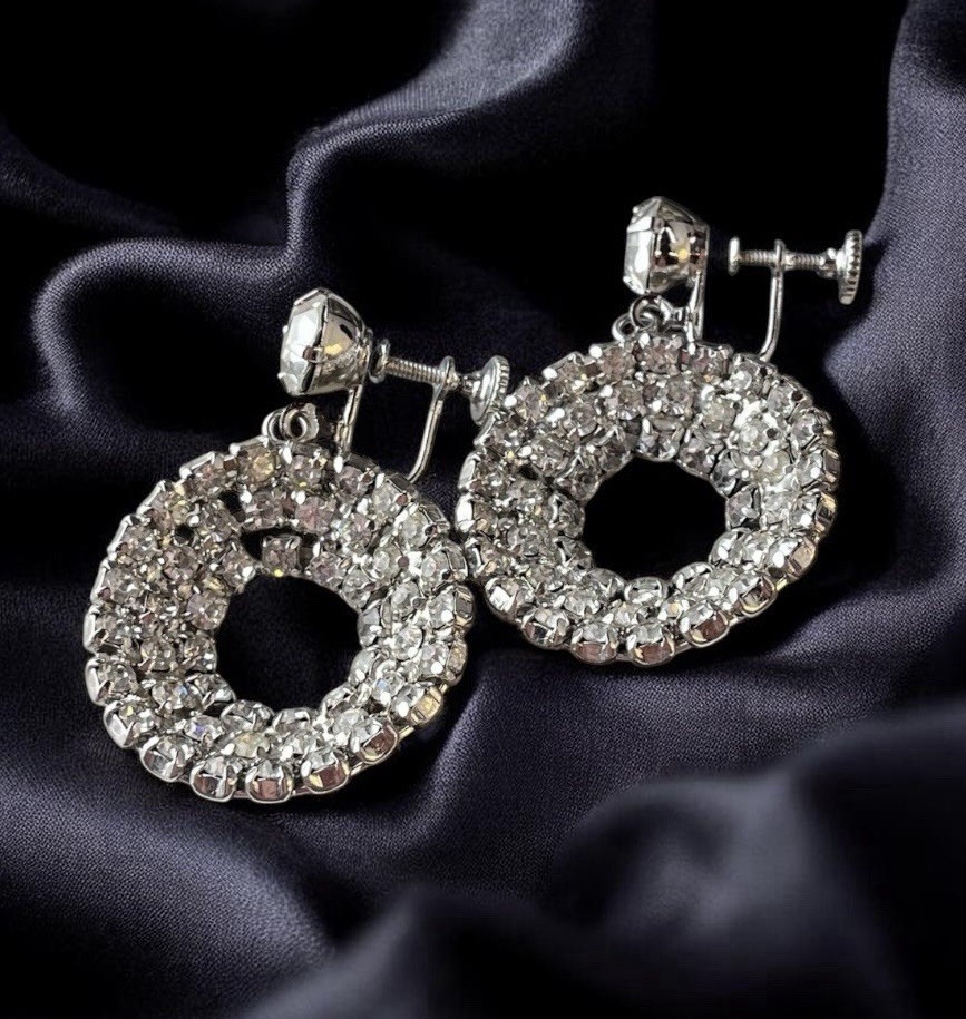 Vtg 1950s Rhinestone Circle Hoop Earrings – 1.75” Drop – Screw Back – Statement