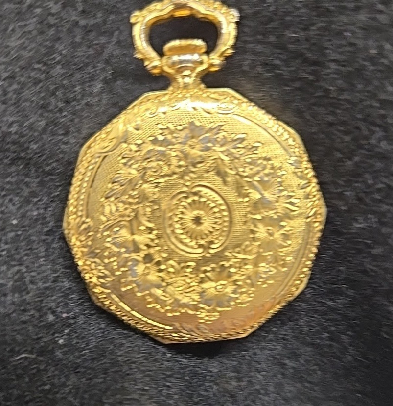 Sheffield Pocket Watch Necklace 26″ Chain Gold Tone Manual Wind Vintage