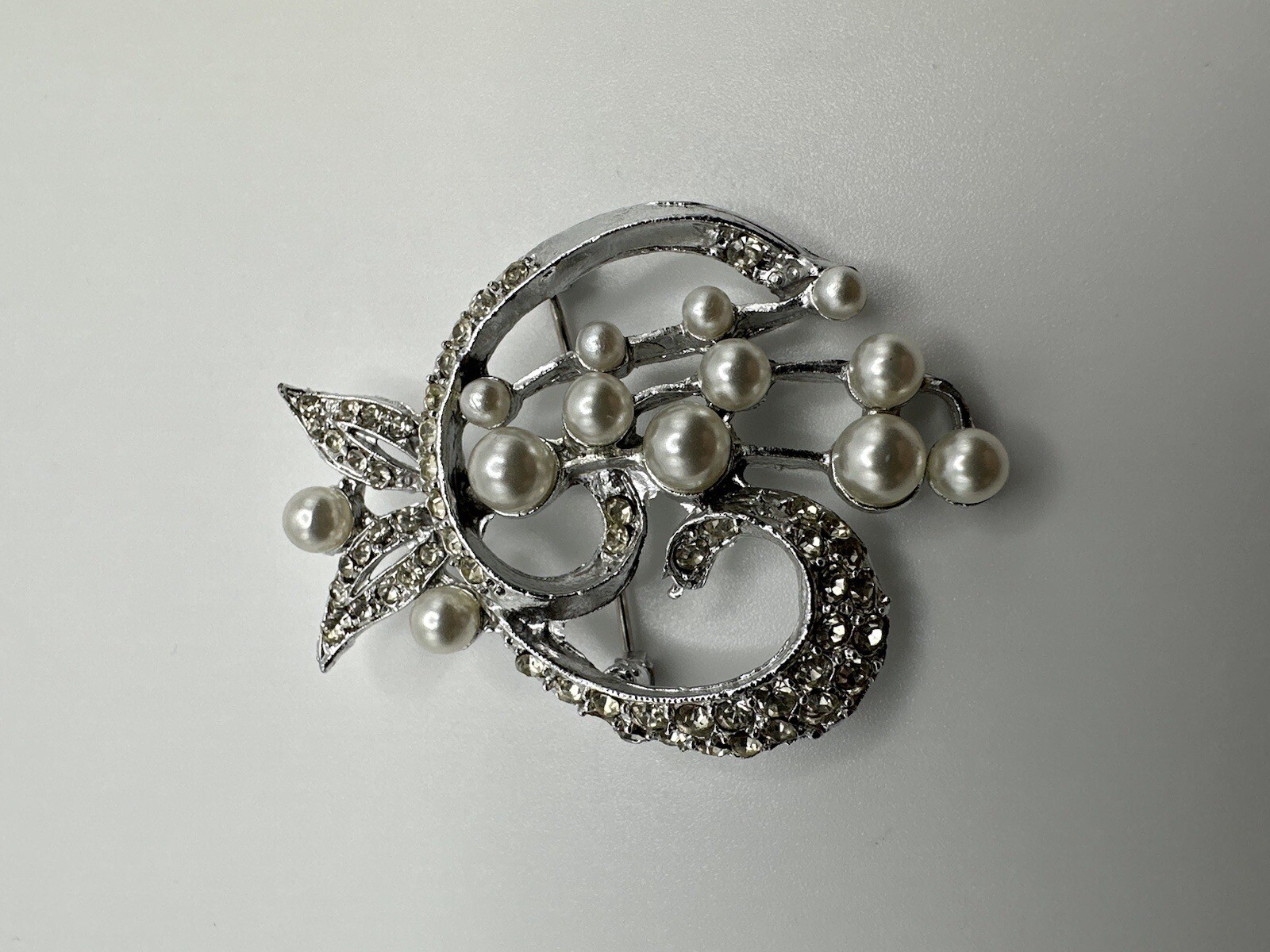 Vintage Silver Faux Pearl Floral Brooch 5cm BB1