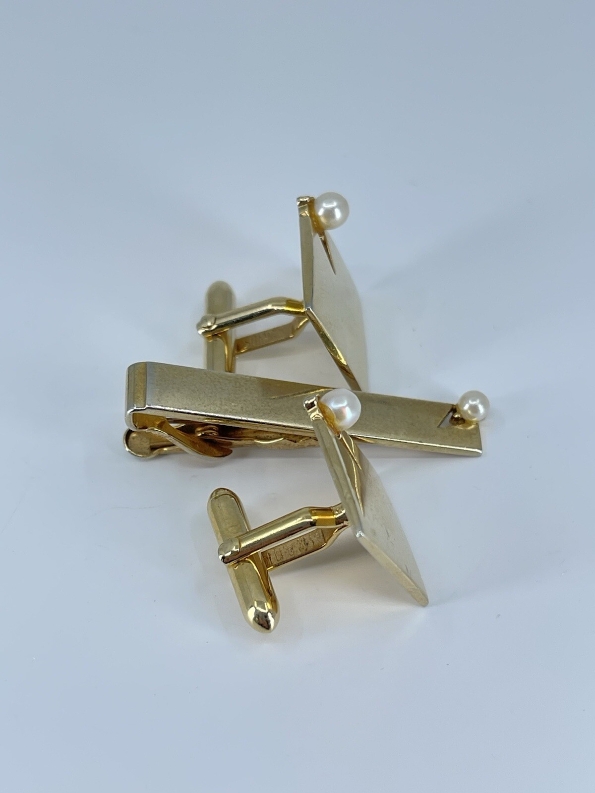 vintage Swank Pearl cufflinks and tie clip bar set square polished gold tone