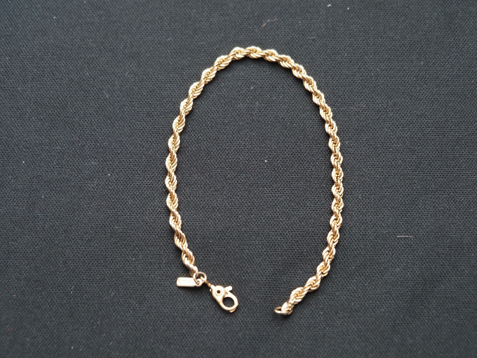 Monet Vintage Gold Tone Sister Clasp Chain Bracelet 7.5″ Long, Signed E853