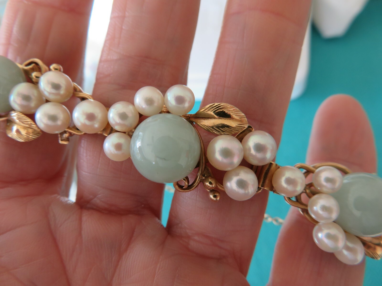 VINTAGE MING’S 14K GOLD 11 MM JADE & 5-6 MM PEARLS 17 MM WIDE BRACELET 7 1/4″