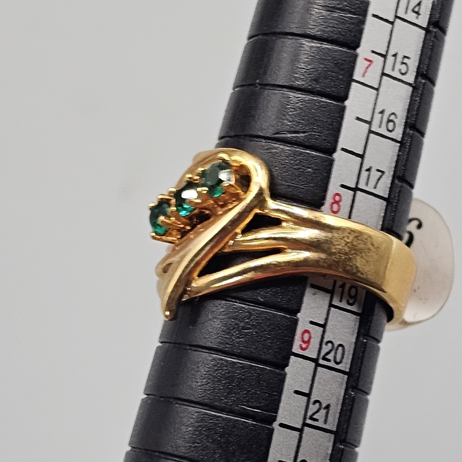 Vtg 18k Gold Plated Green Crystal Birthstone Ring May Birthday Swoop Size 8.5