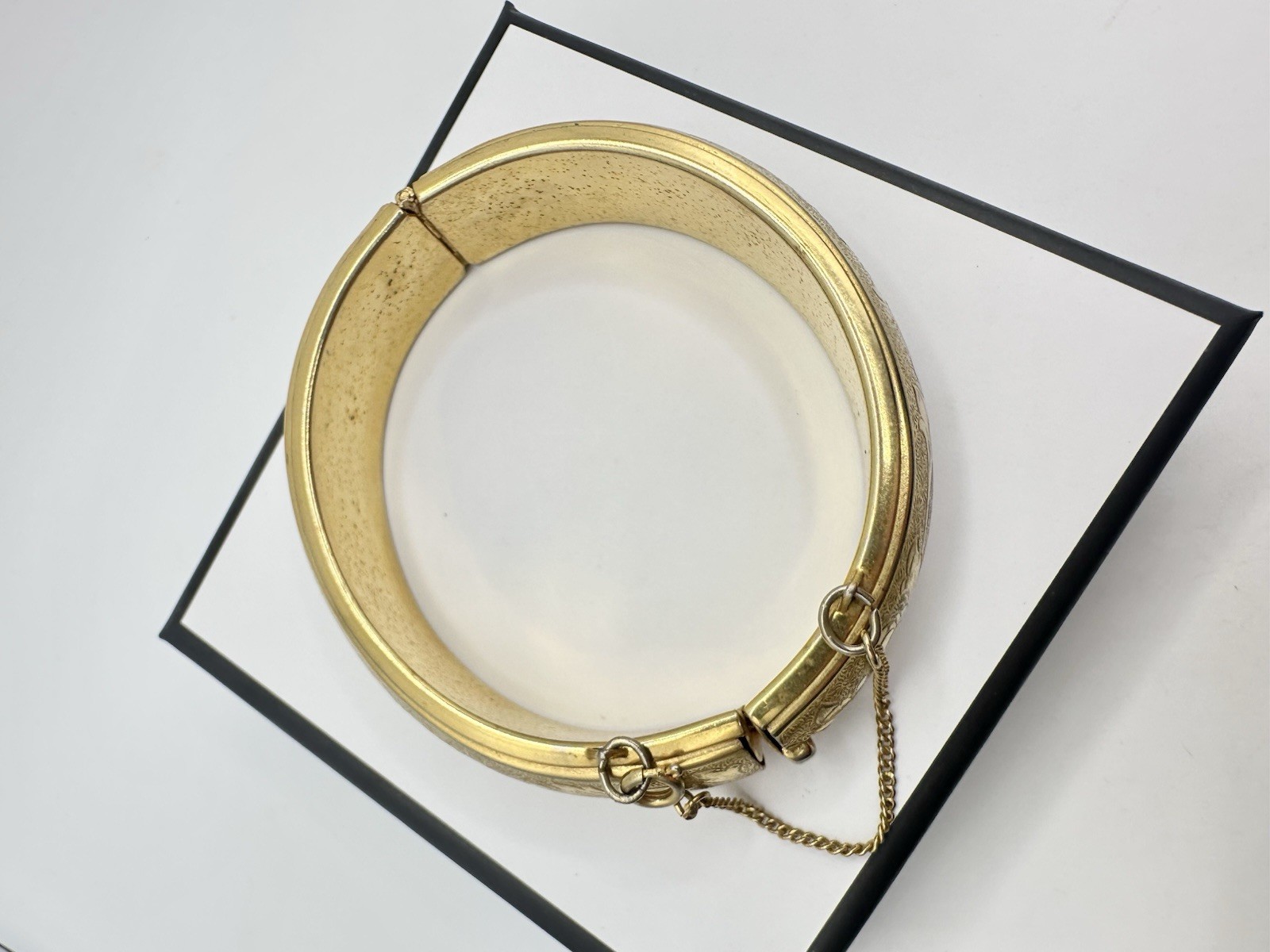 VTG Gold Tone Bangle Bracelet Safety Push Clasp Unsigned Costume Repair Read