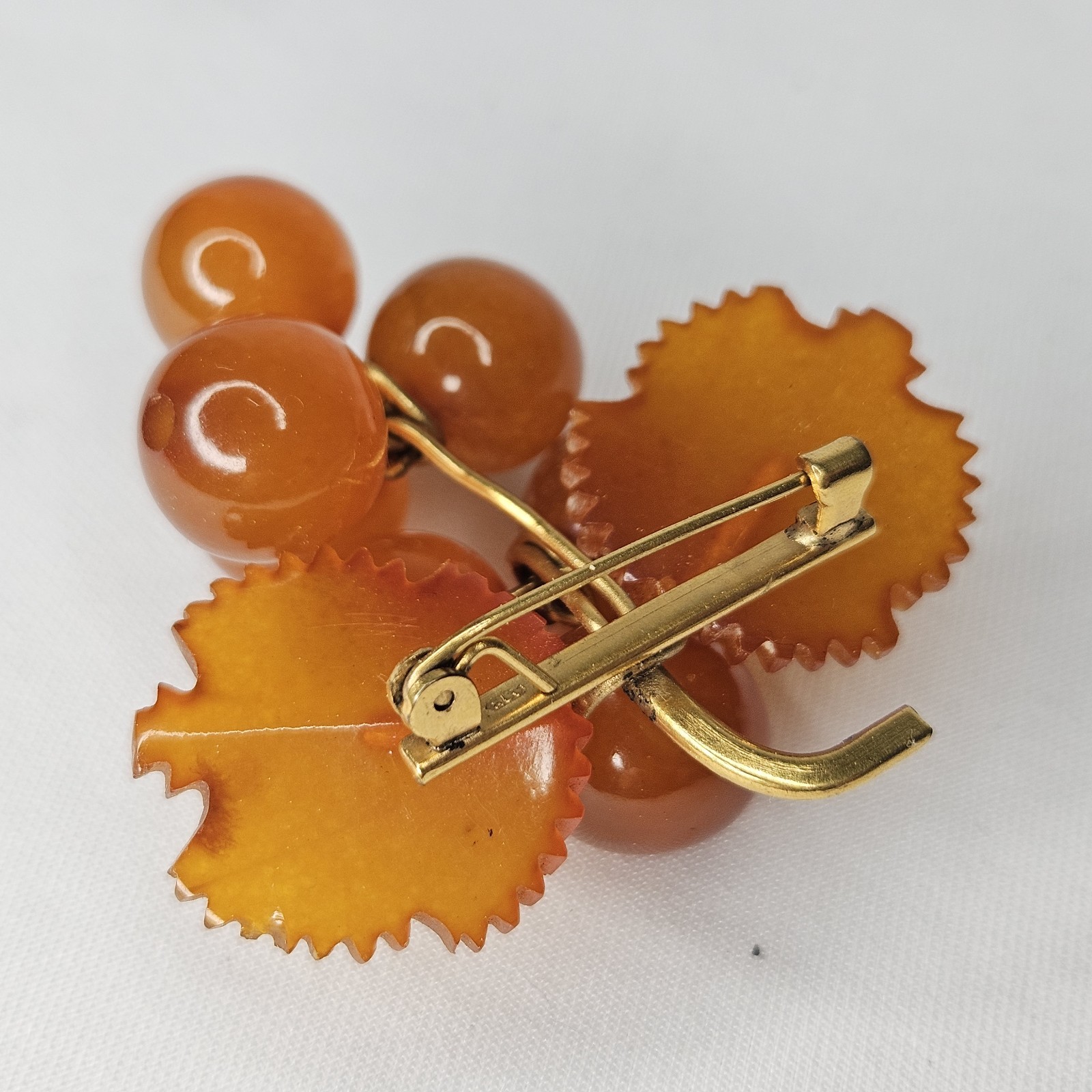 Vintage Baltic Amber Brooch Pin Grape Cluster Gold Tone 9RK Stamp Russian Soviet