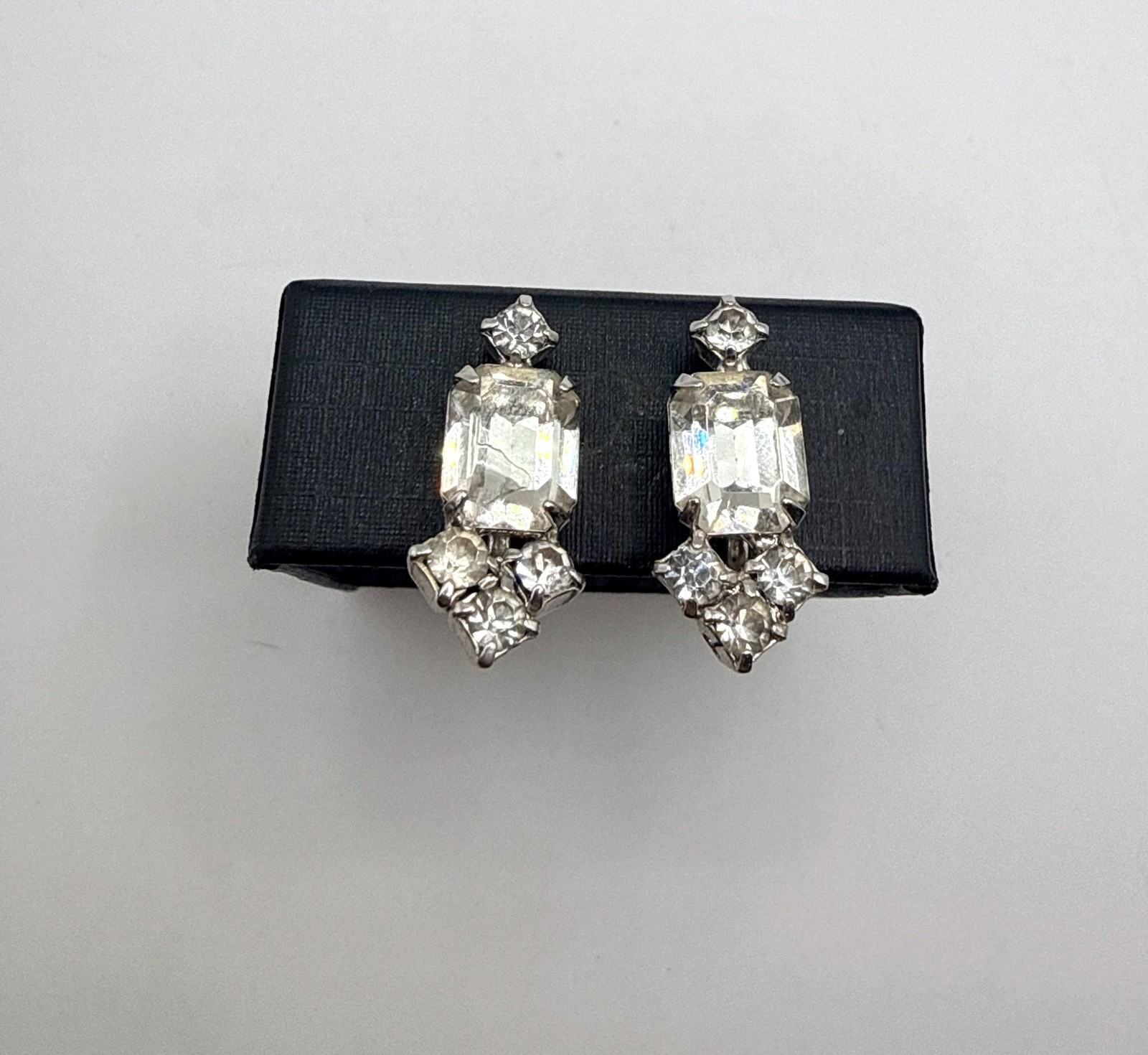 Vintage screw back emerald cut and round clear rhinestone stud earrings