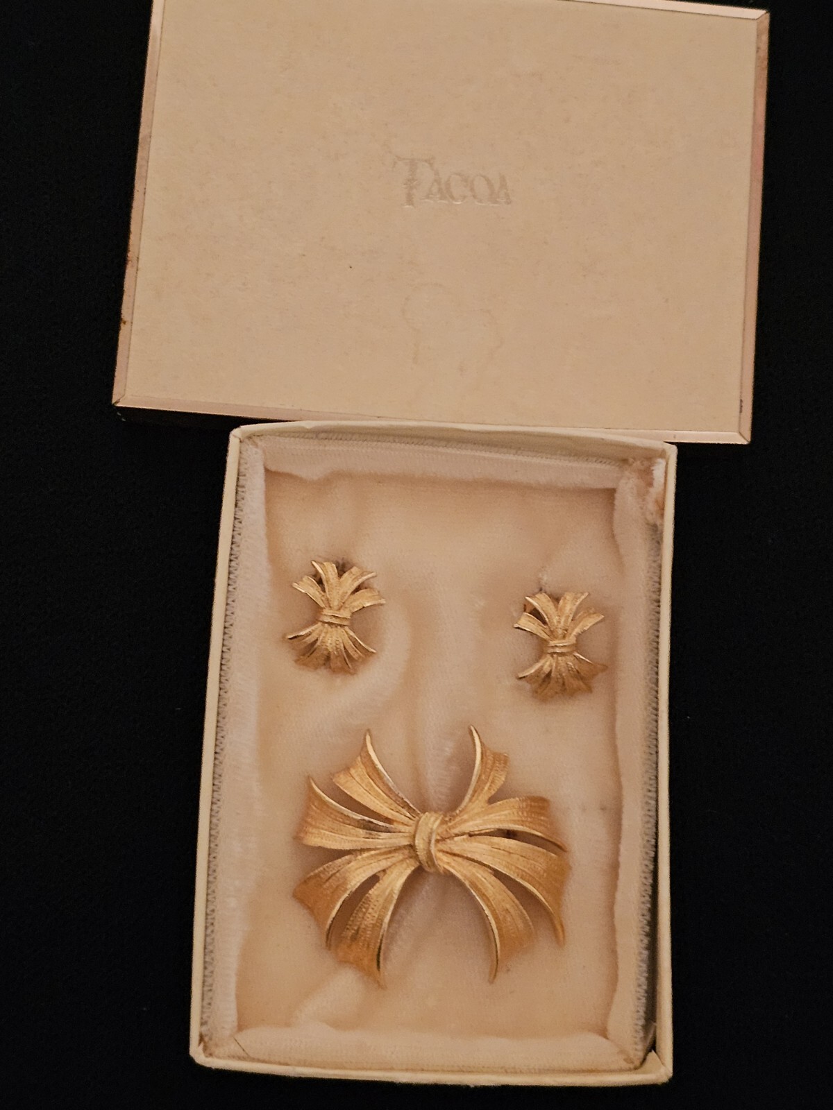 VTG Tacoa Ribbon Brooch & Clip Earrings Set Gold-tone In Original Box