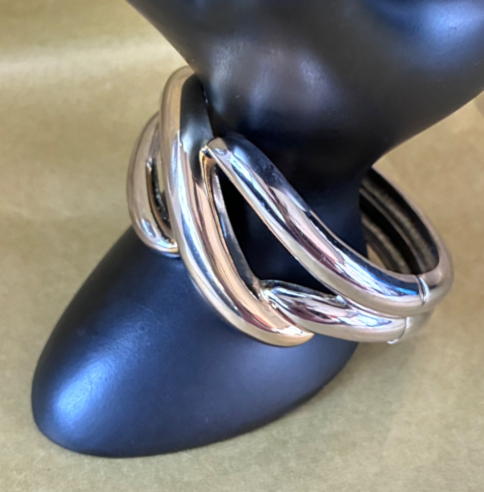 Vintage Modernist Gold & Silver Tone Hinged Bangle Bracelet Open Metal Swirl 8″