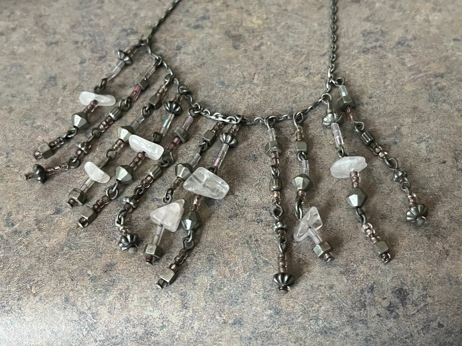🌙NICKEL‑TONE CASCADING BIB NECKLACE • QUARTZ‑STYLE STONE CHIPS • ADJUST 16.5″