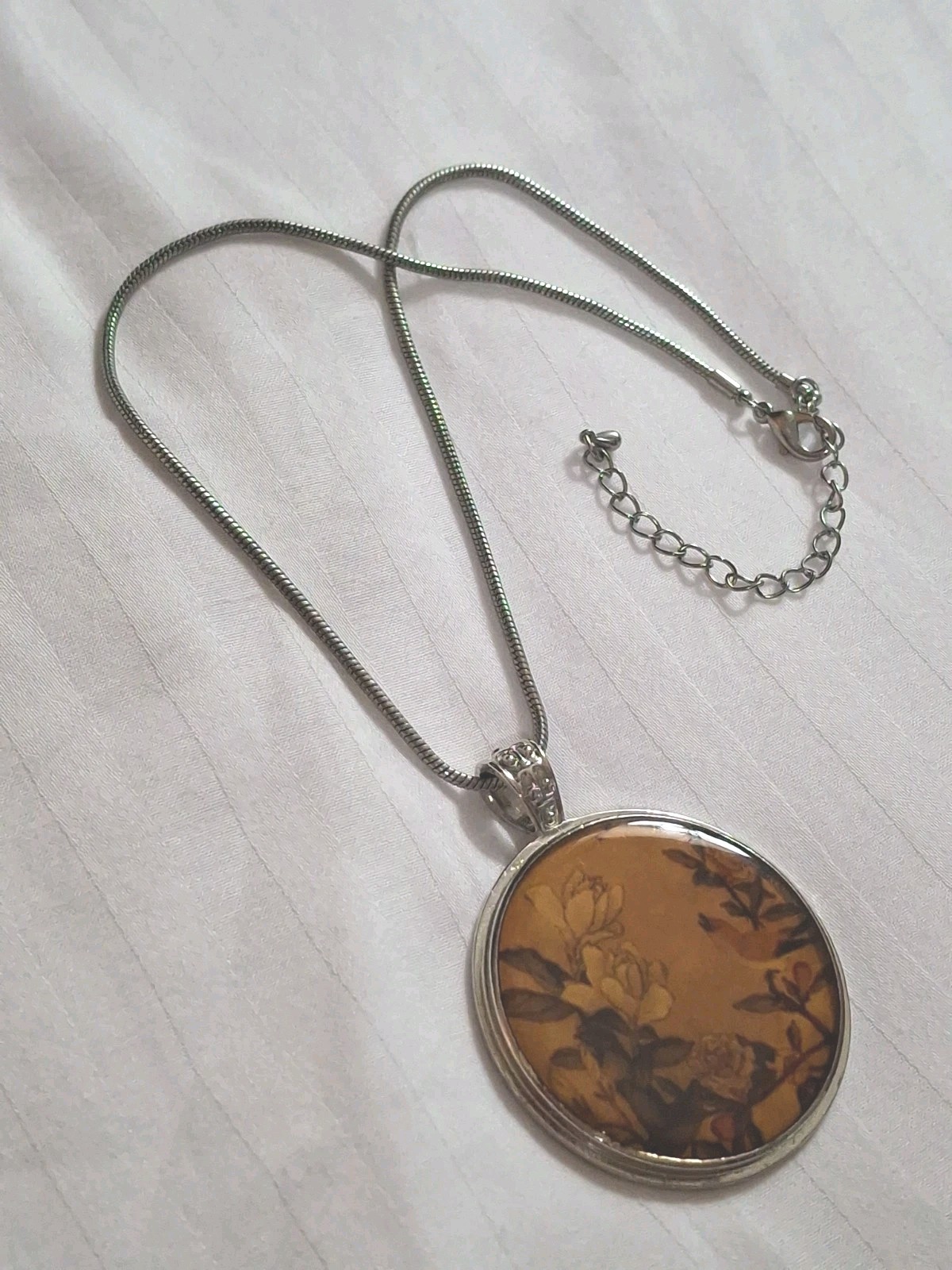 Vintage Y2K Pendant Necklace Floral Design Huge Silver Tone Earthtones Adjusts