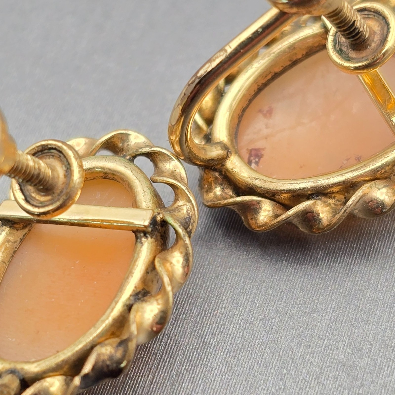 Vintage Cameo Earrings 12K Gold Filled Shell AMCO Mid Century Screw Back