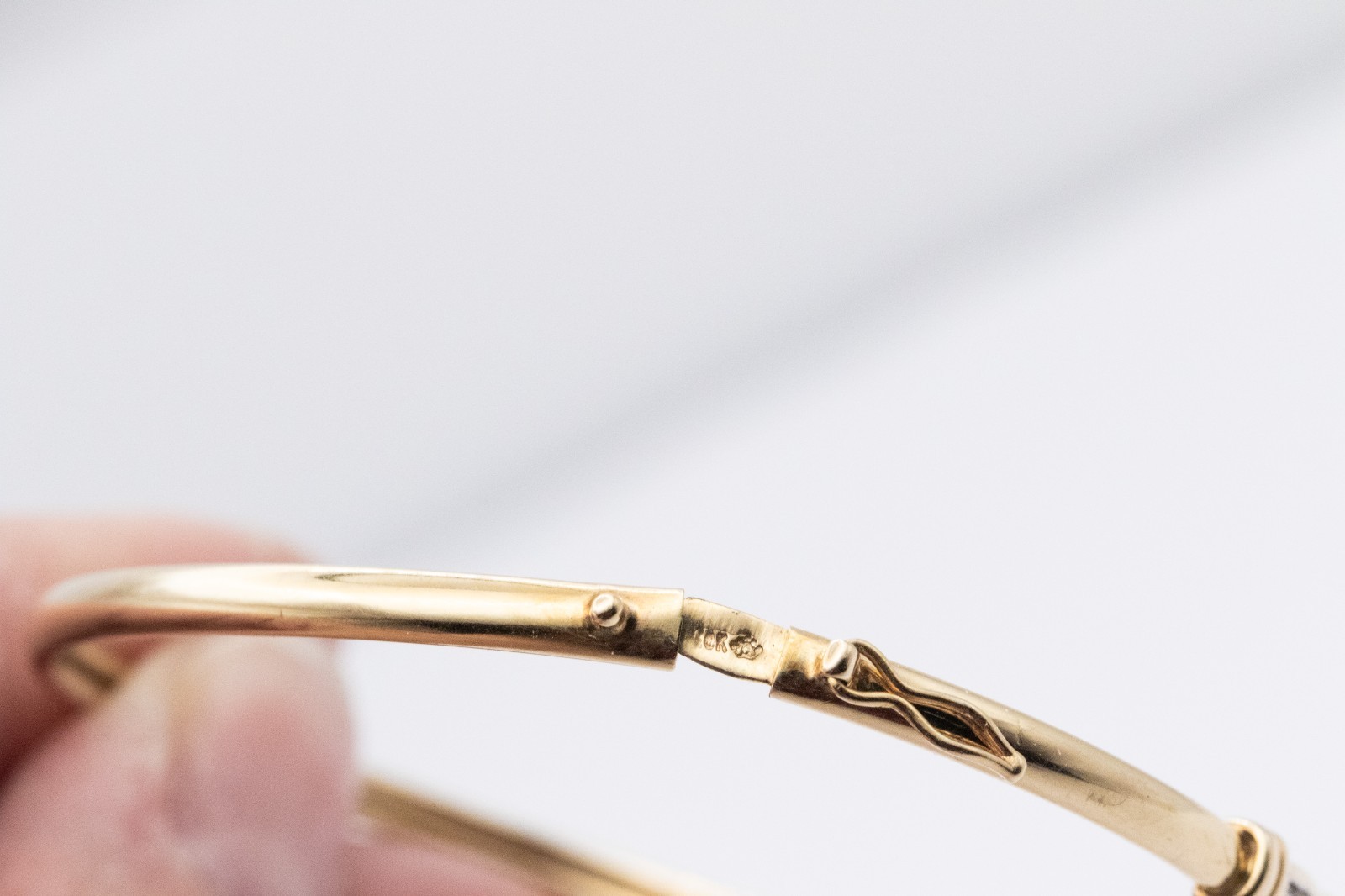 10K Yellow Gold Two Tone Hinged Bangle Bracelet 6g Vintage
