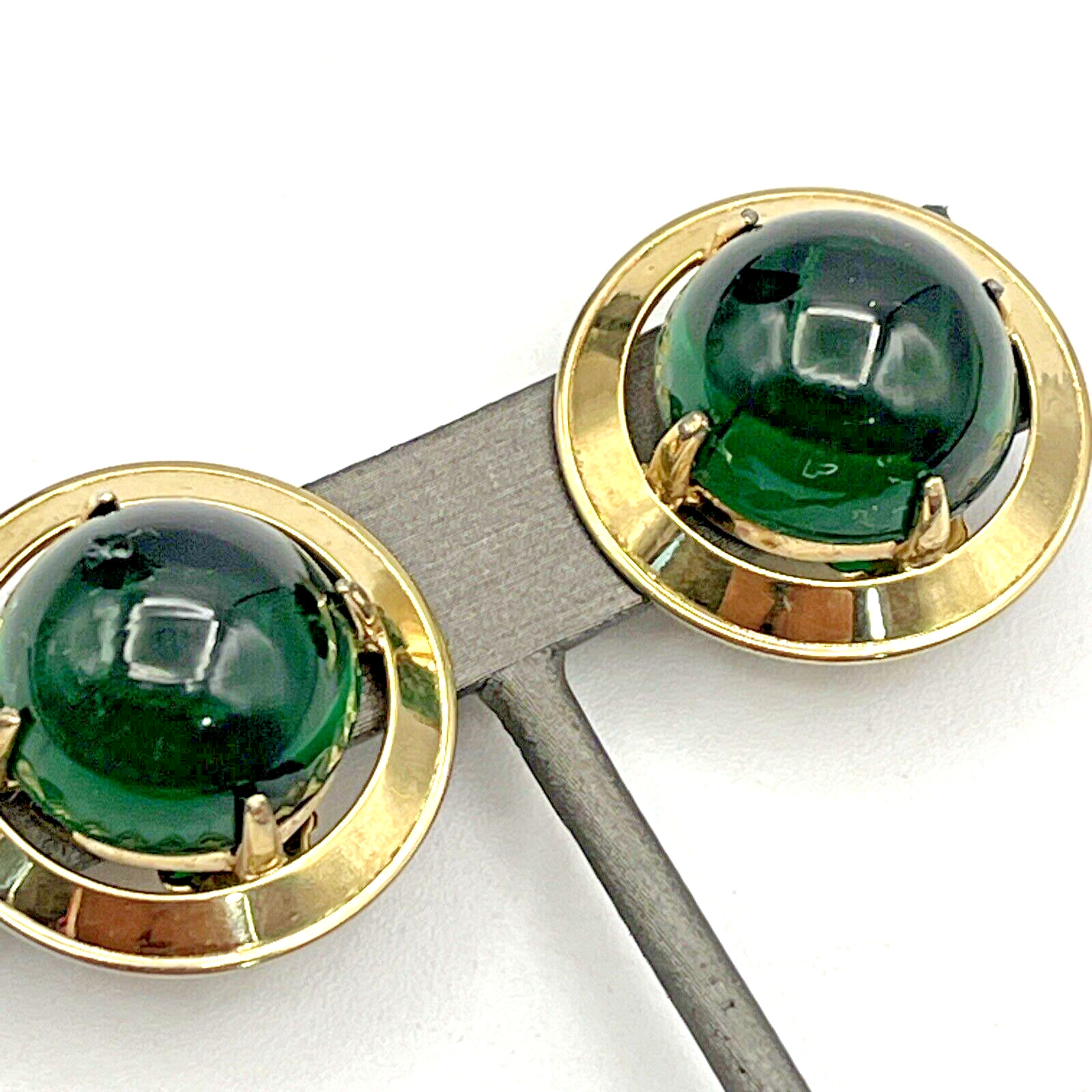 Vintage Green Gripoix Glass Cabochon Clip-on Earrings Gold Tone 1.25″