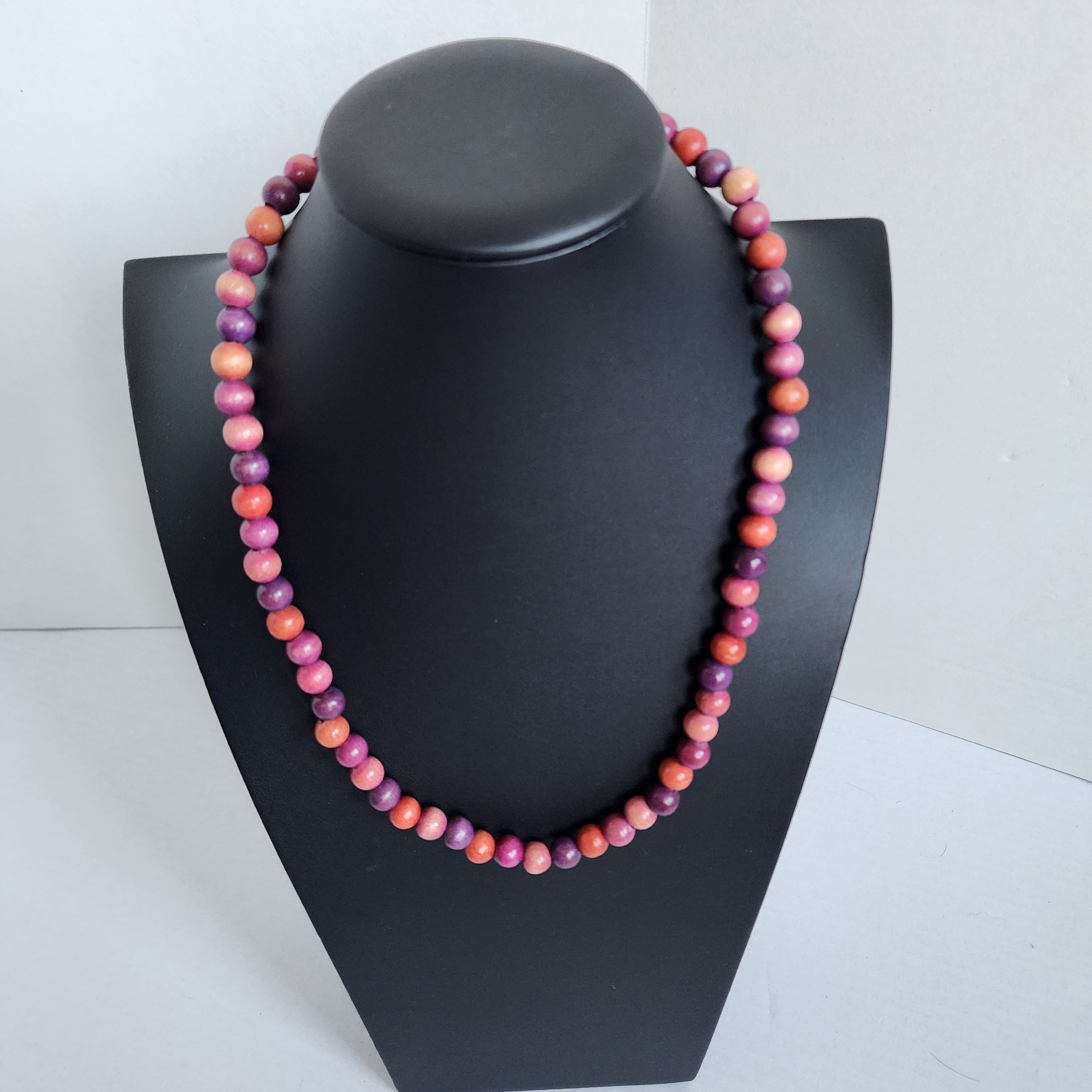 Vintage Multi-color Wooden Necklace Pinks Purples Woodgrain 24 Inch Spring Clasp