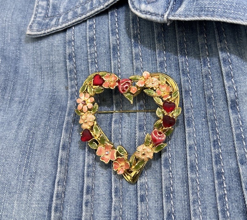 Vintage Gold Plated, Enamel, Flowered Heart Brooch