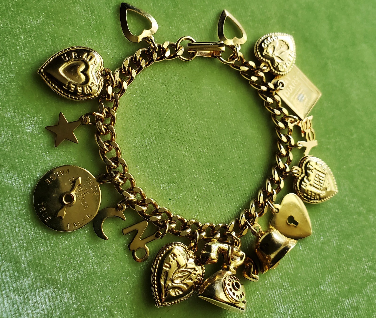 Vintage MCM Coro-style Charm Bracelet Gold Tone 15 Charms Chain Link 7″