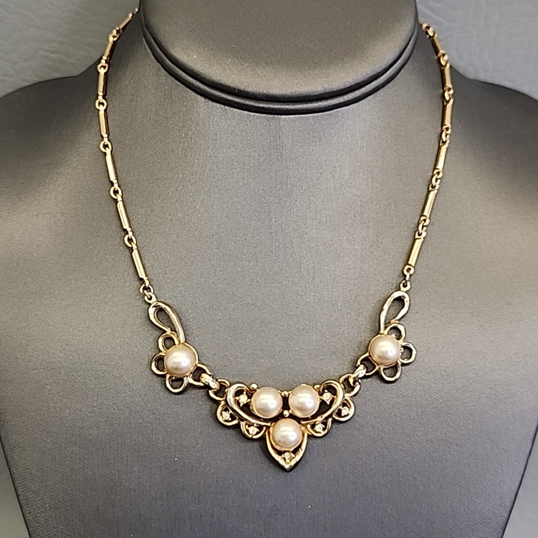 Vintage Coro Necklace Imitation Pearl Gold Tone Bar Link Chain Rhinestones 15.5″