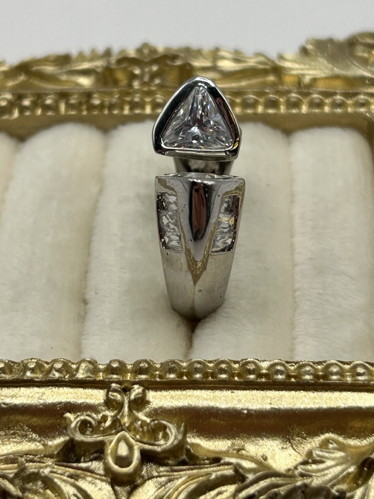 Vintage Silver Tone Open Band Ring Trillion Cut Clear Stones Size 6.5 Modern