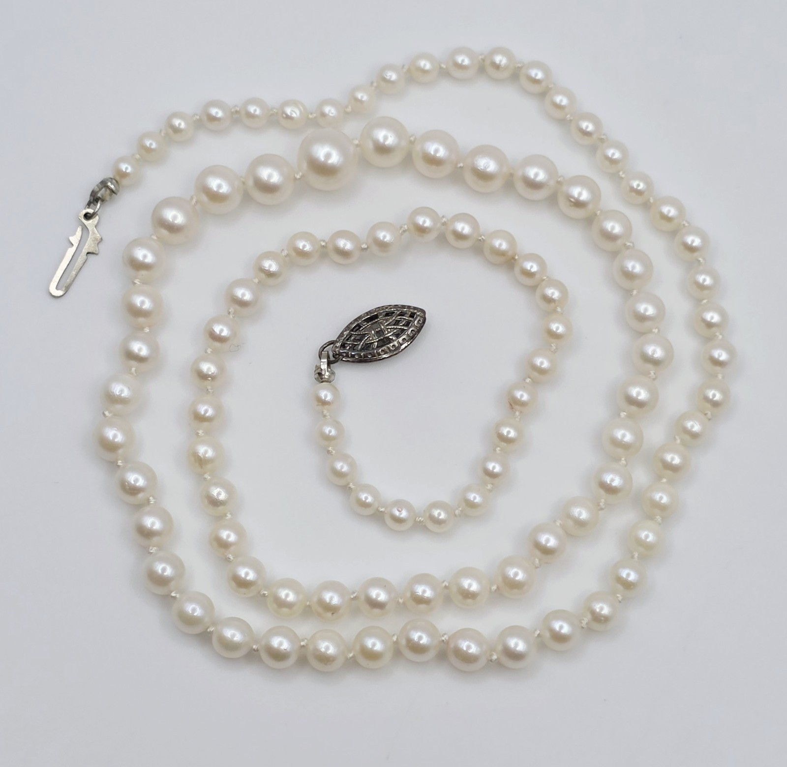 Vintage 21″ Graduated Cultured Pearl Necklace Signed Grassman Blake Sterling