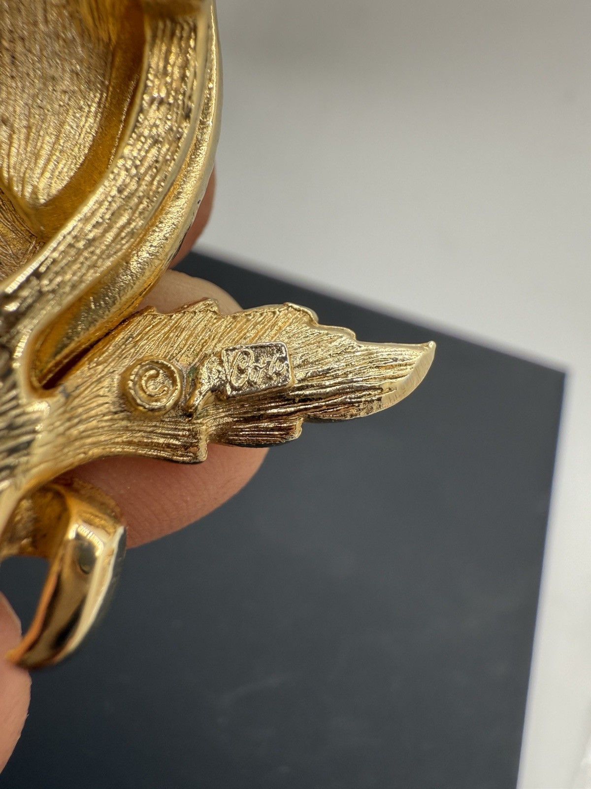 Vintage Coro Brooch Pin Bulbous Rhinestone Flower Bud Gold-tone Finish High End
