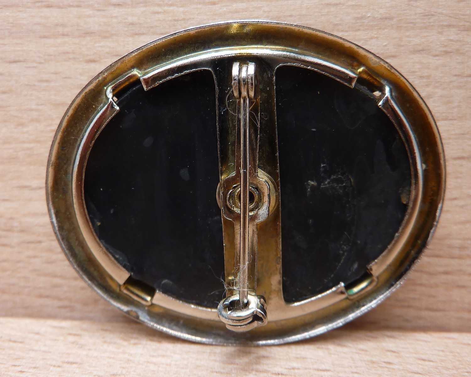 Vintage Molded Resin or Lucite (Plastic) Cameo Brooch Classic Romancing Scene 2″