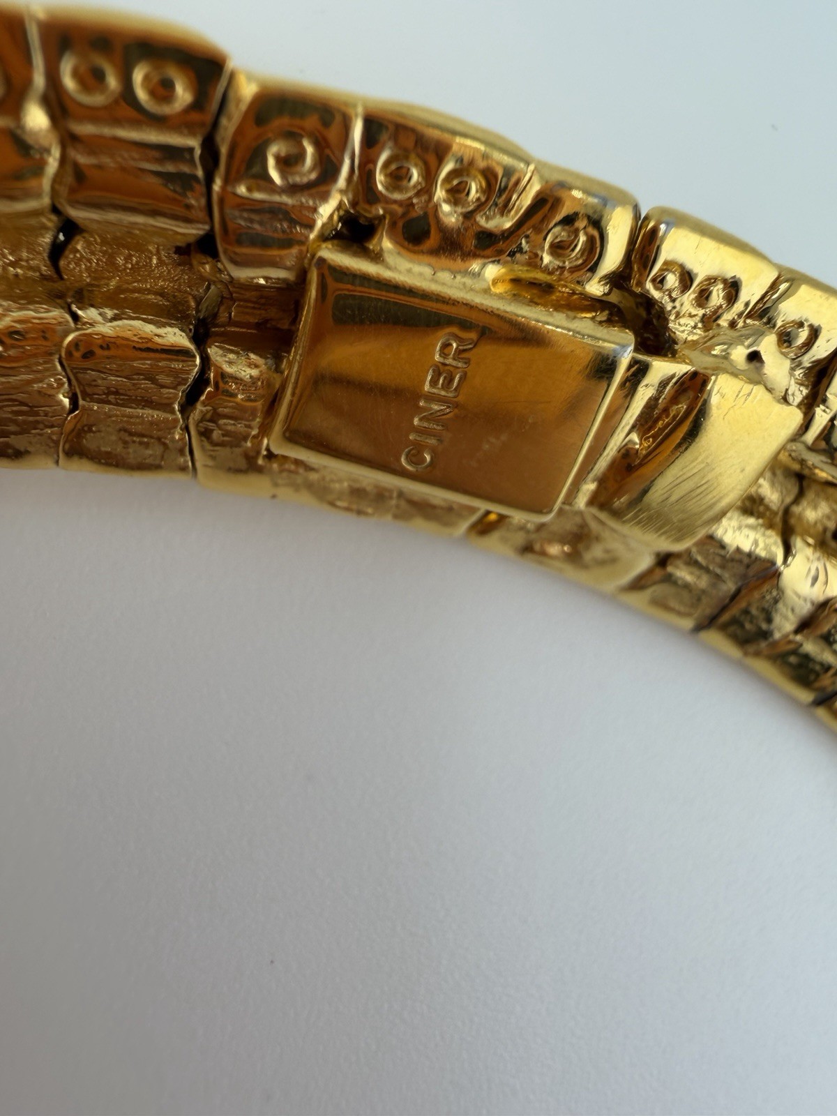 VINTAGE 80s 90s CINER Signed Heavy & Wide Gold Plated Snake Choker Necklace