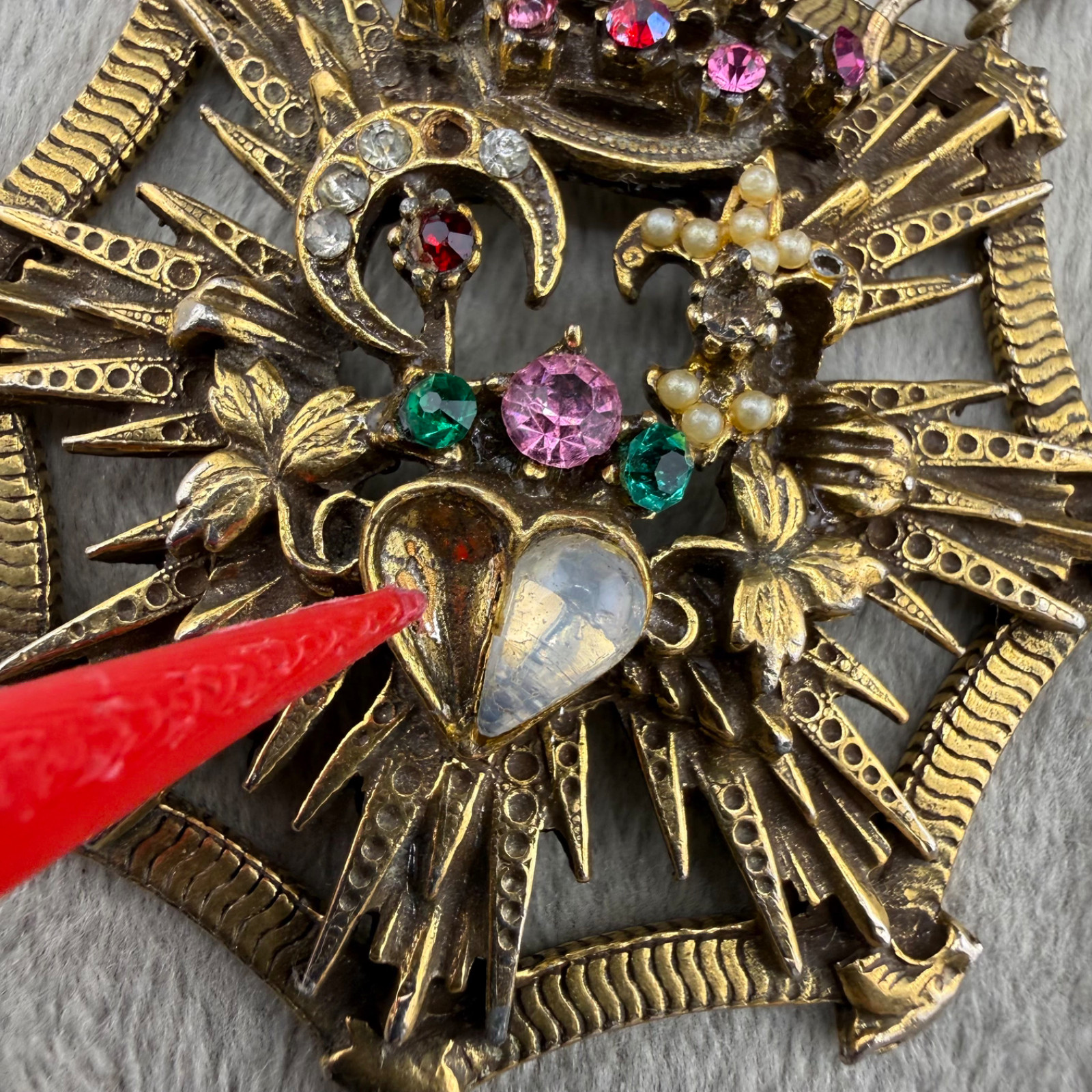 Vintage Masonic Medallion Necklace Gold Tone Filigree Chain Rhinestone READ 28”