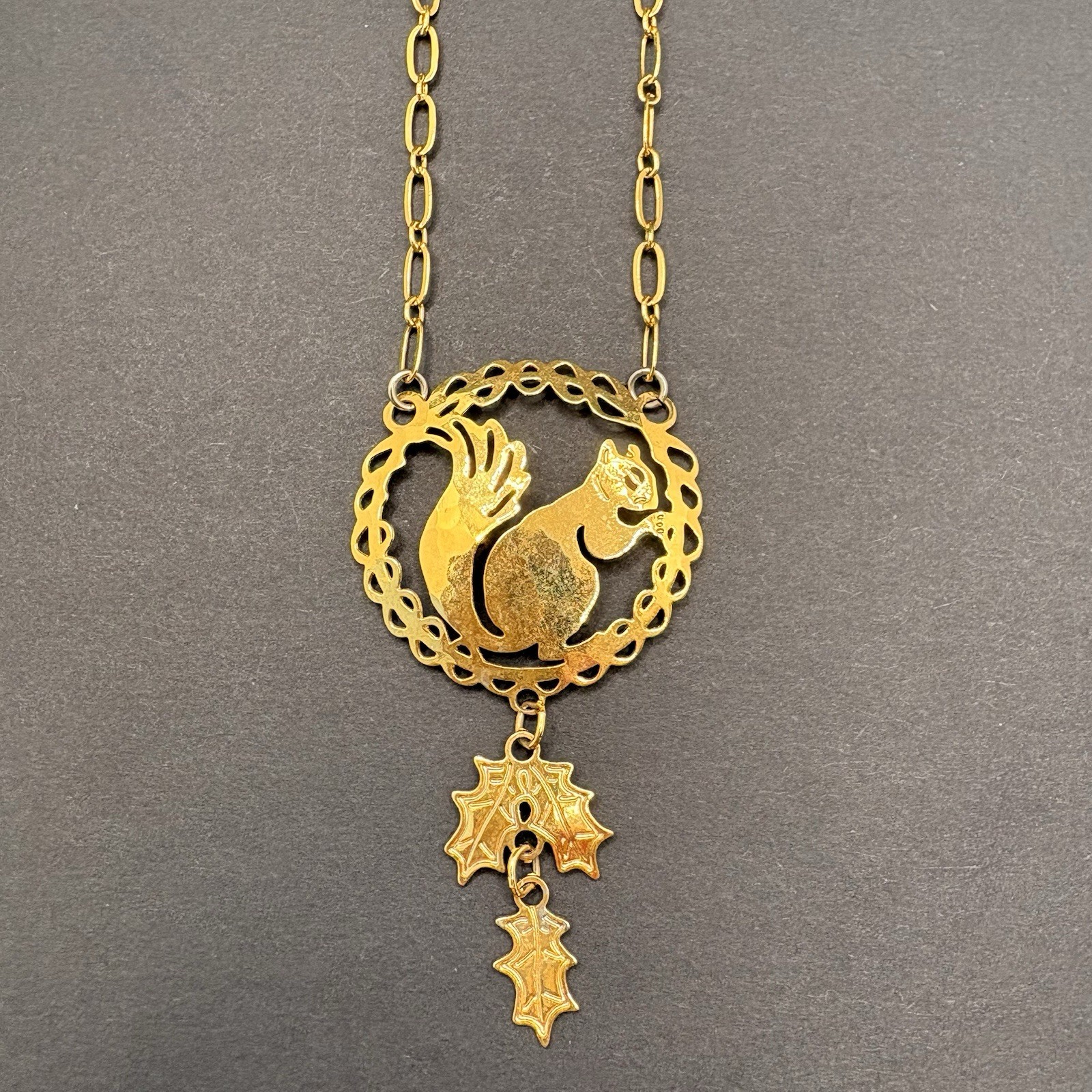 Vintage Gold Tone Squirrel Pendant Necklace Holly Leaf Accents 19.5″ Lightweight