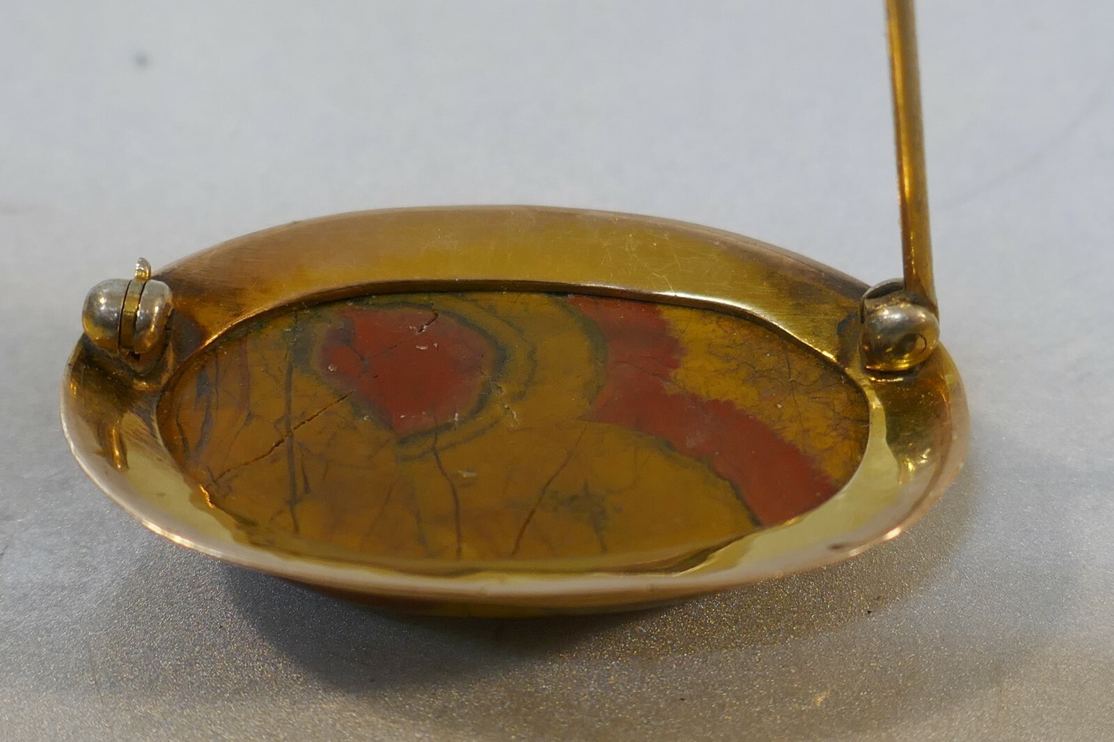 Circa 1920/30’s Hand Hammered 10kt Yellow Gold Bezel & Jasper Pin / Brooch