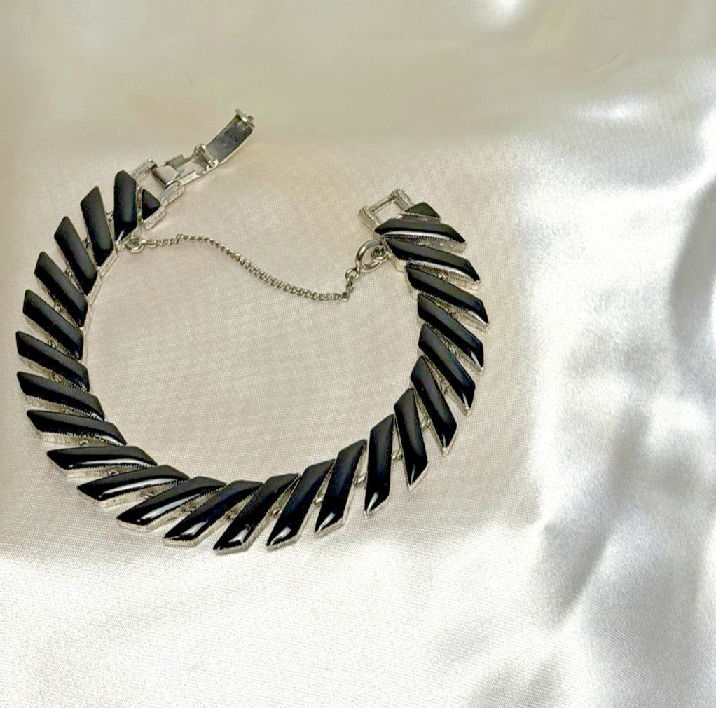 Vintage Silver Tone & Black Link Bracelet – Sleek Articulated Design 7″