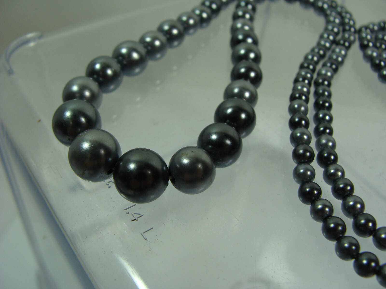 Vtg 2 Tone Gray Faux Pearls Hand Knot Tied Graduating String 27″ Long Necklace